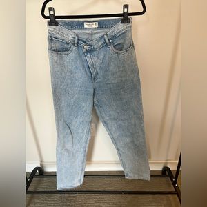 Curve love ultra high rise 90s straight jean from Abercrombie